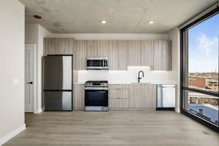 4611 N Broadway St #1-1 - Photo 1 of 1