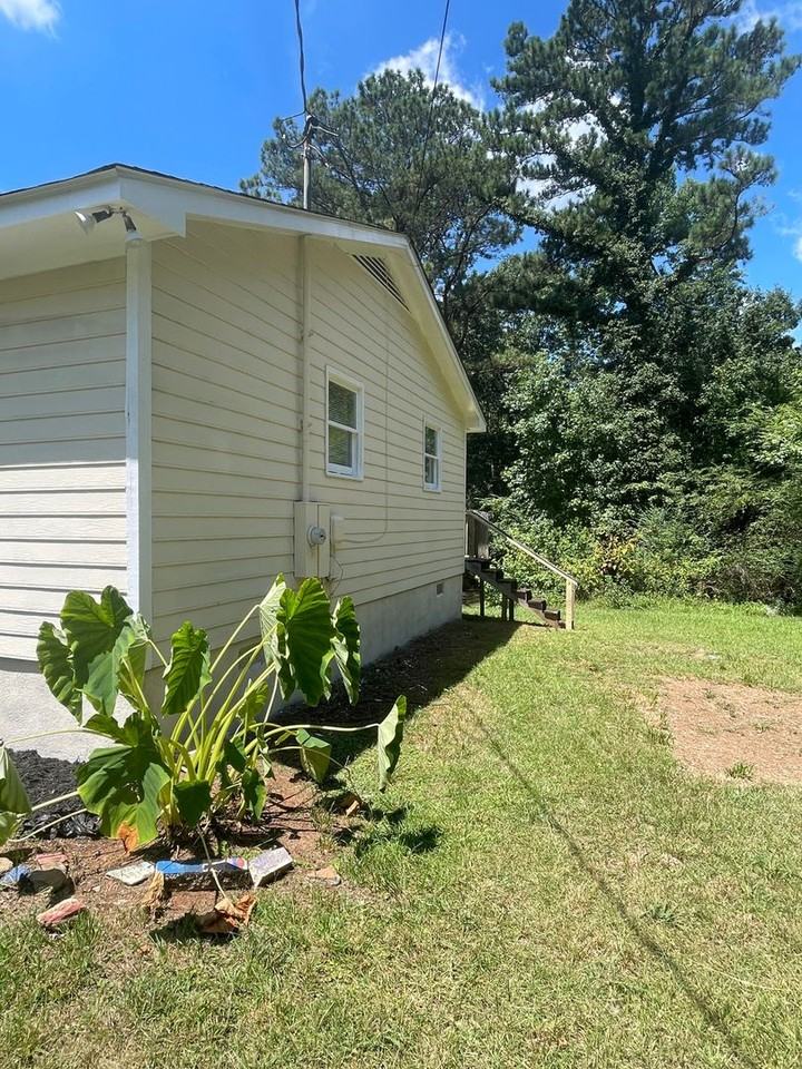 7093 Tyree Rd - Photo 3 of 30