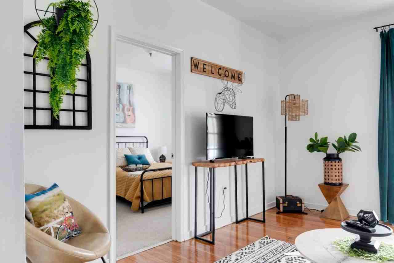 19-21 N. Stafford Avenue - Photo 4 of 16