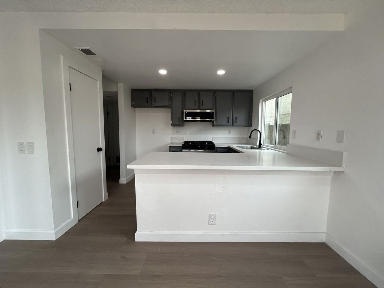 12040 Woodbridge Dr - Photo 2 of 27