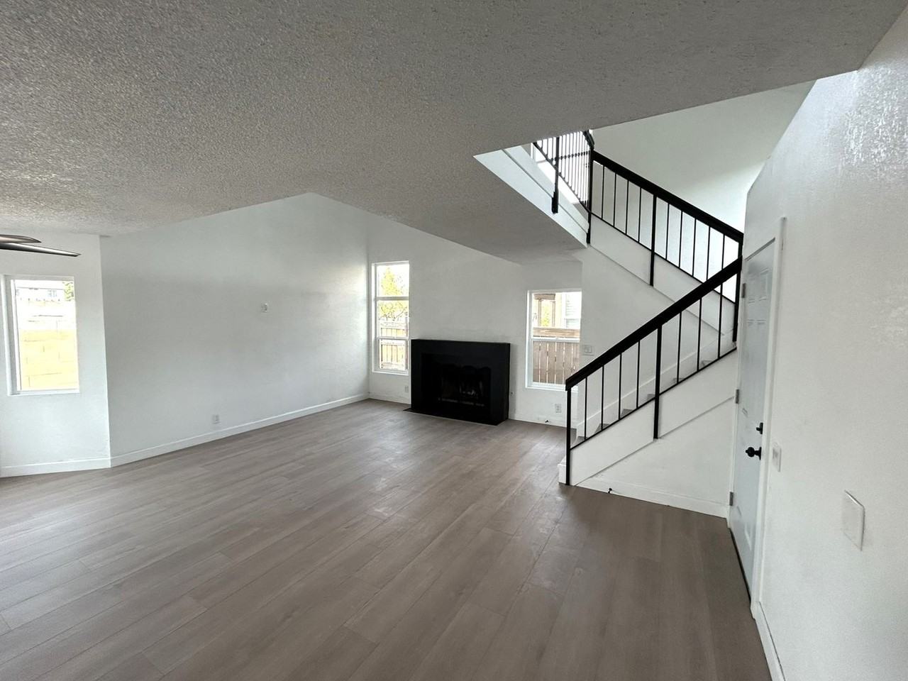 12040 Woodbridge Dr - Photo 7 of 27