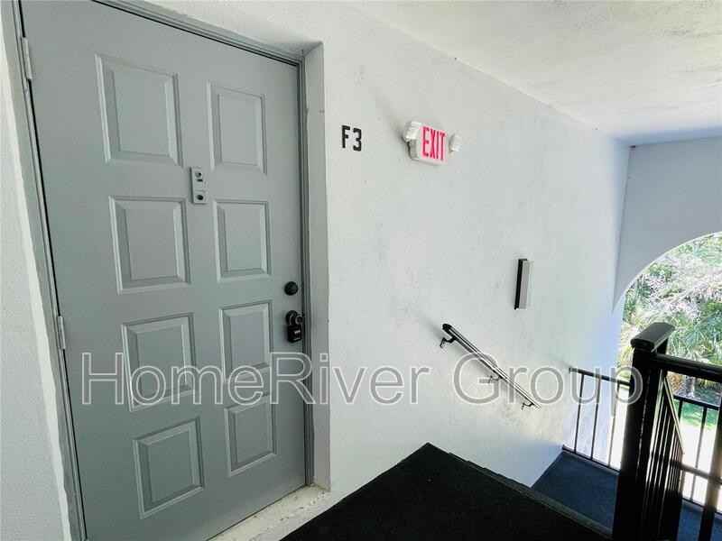 1344 Pine Ridge Cir E #F3 - Photo 2 of 30