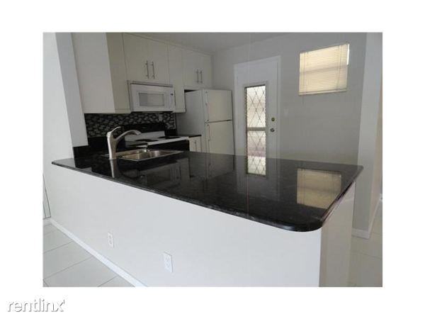 Polynesian Gardens Apartments 406 NW 68th Ave, Plantation, FL 33317