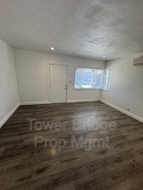 1720 South Ave - Photo 3 of 30