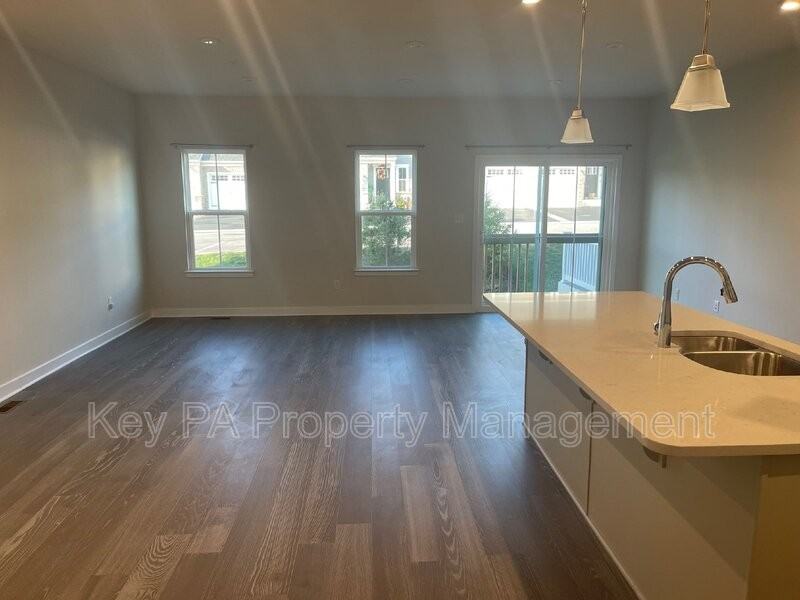 205 Hibiscus Way - Photo 3 of 20