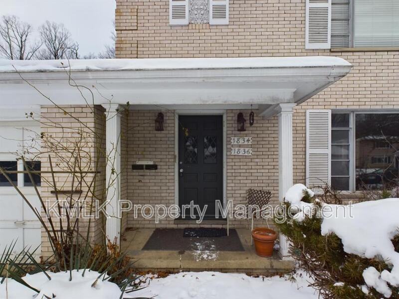 1834 Cromwell Dr - Photo 3 of 26