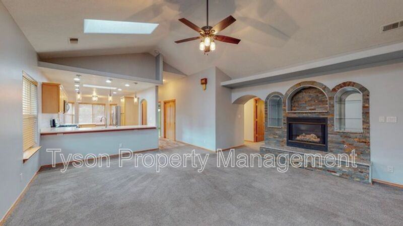 4404 Noche Clara Ave Nw - Photo 4 of 21