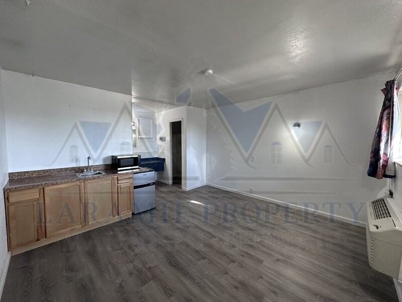 165 N 3rd St #39 - Photo 3 of 6