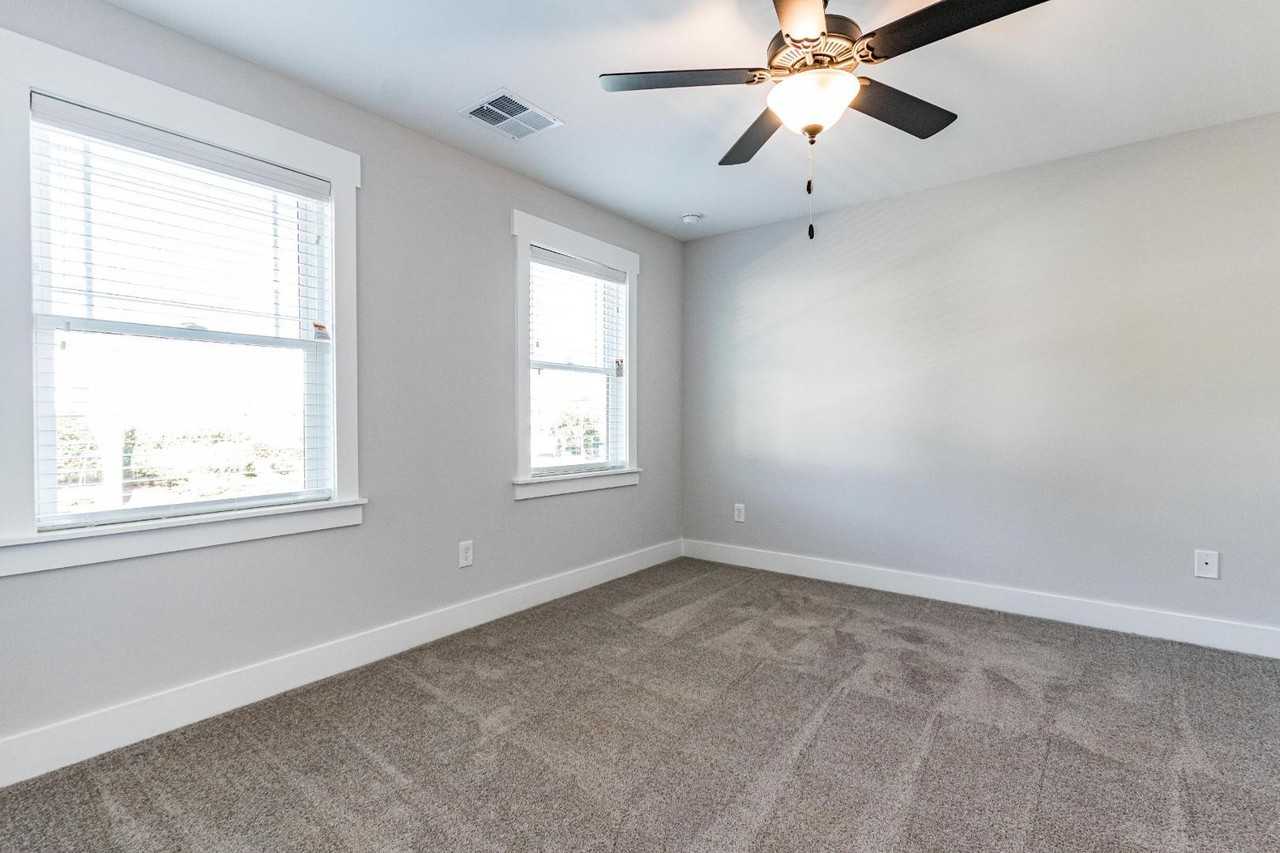 625 N Oneil St #301 - Photo 4 of 7