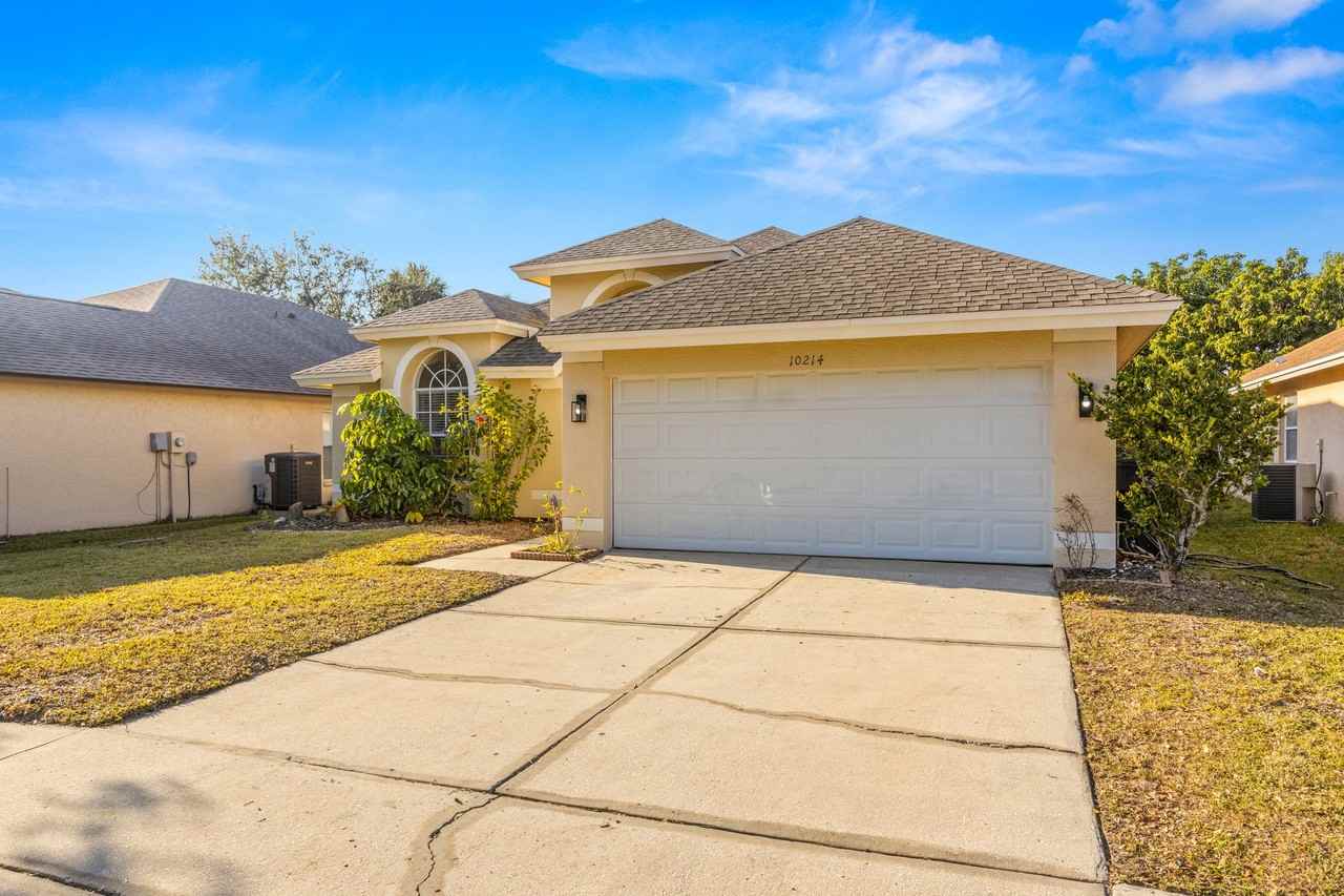 10214 Oasis Palm Dr - Photo 3 of 25