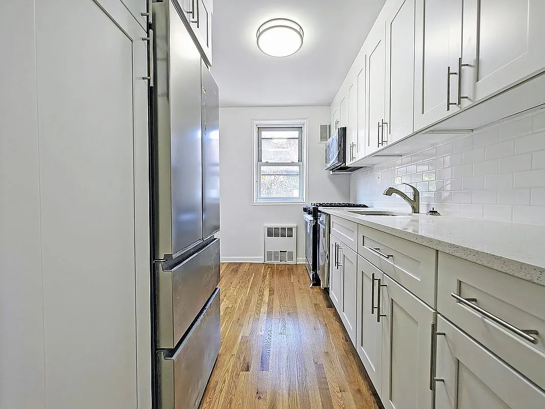 6692 Selfridge St - Photo 2 of 4