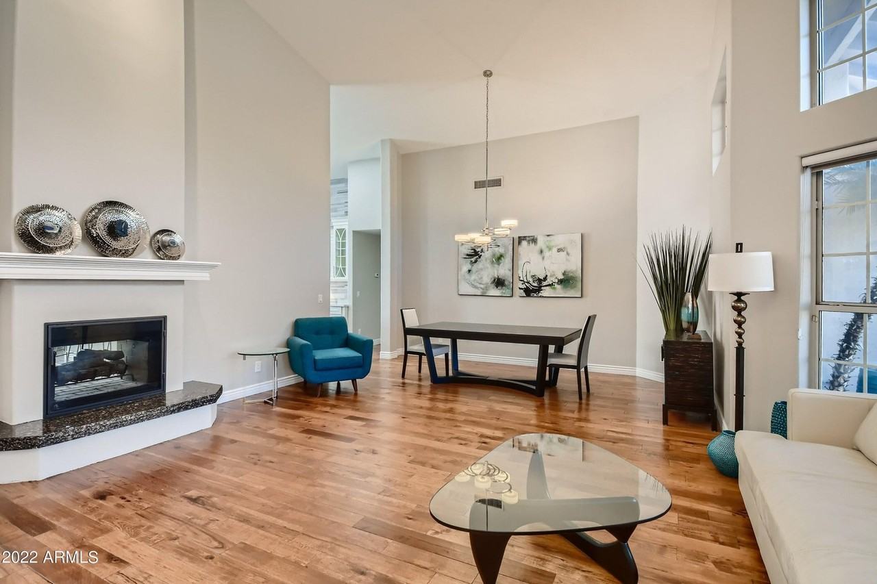 15827 S 36th St - Photo 5 of 34