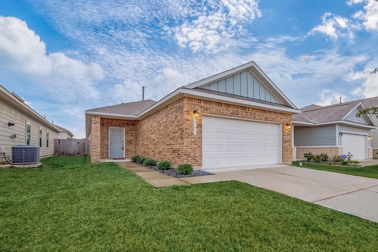 25407 Northpark Lake Dr - Photo 2 of 30