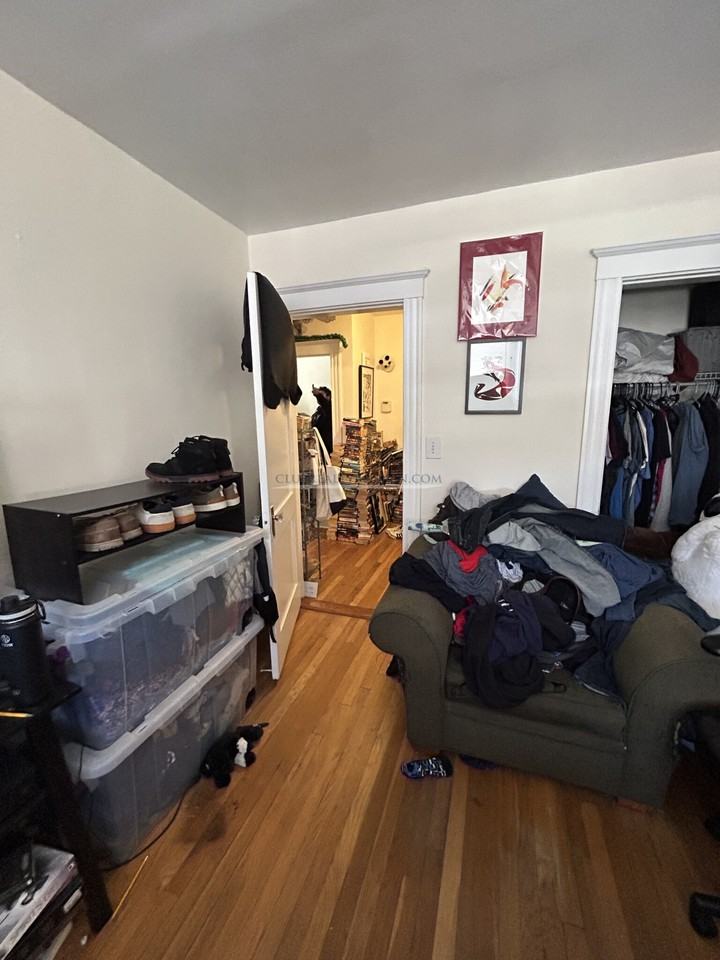 11 Barrows St #1 - Photo 4 of 11
