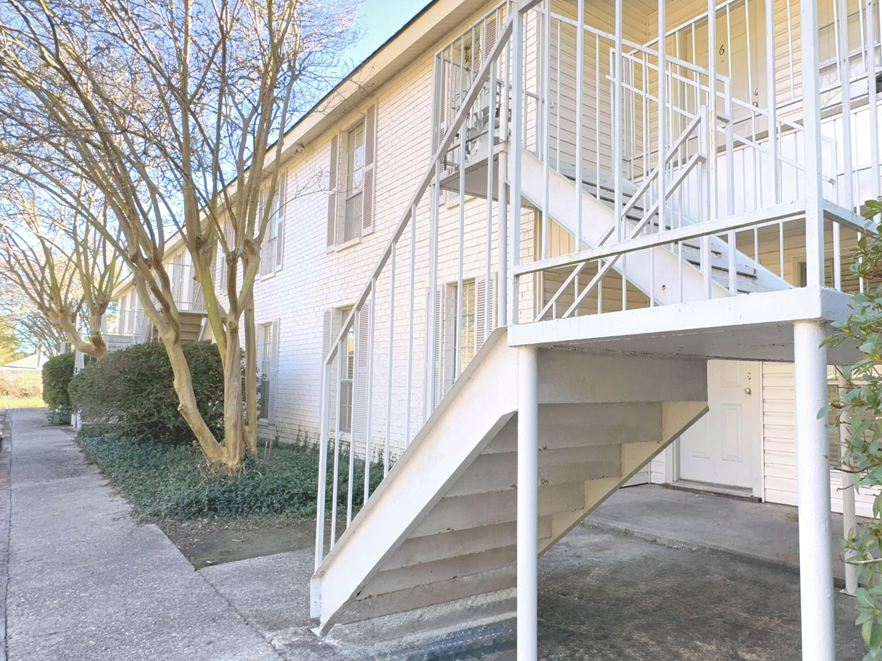 Essex View Apartments - Photo 2 of 35