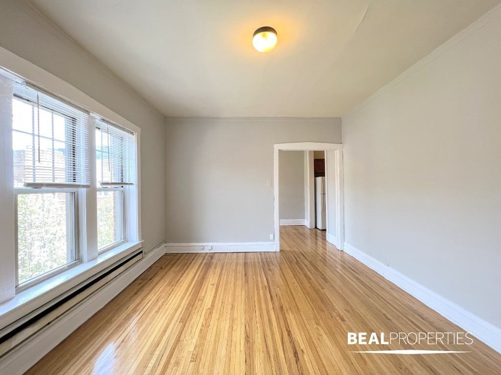 626 West Barry Avenue #CLS3