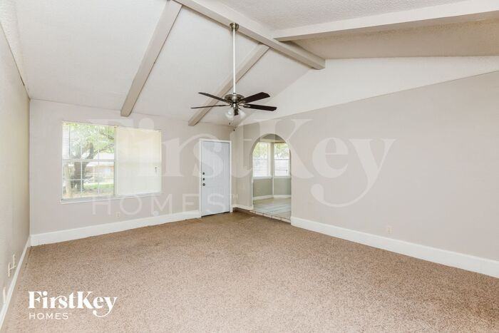 217 N Willow St - Photo 3 of 15