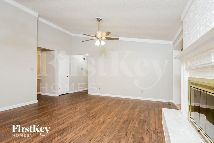 304 Bexley Dr - Photo 3 of 15