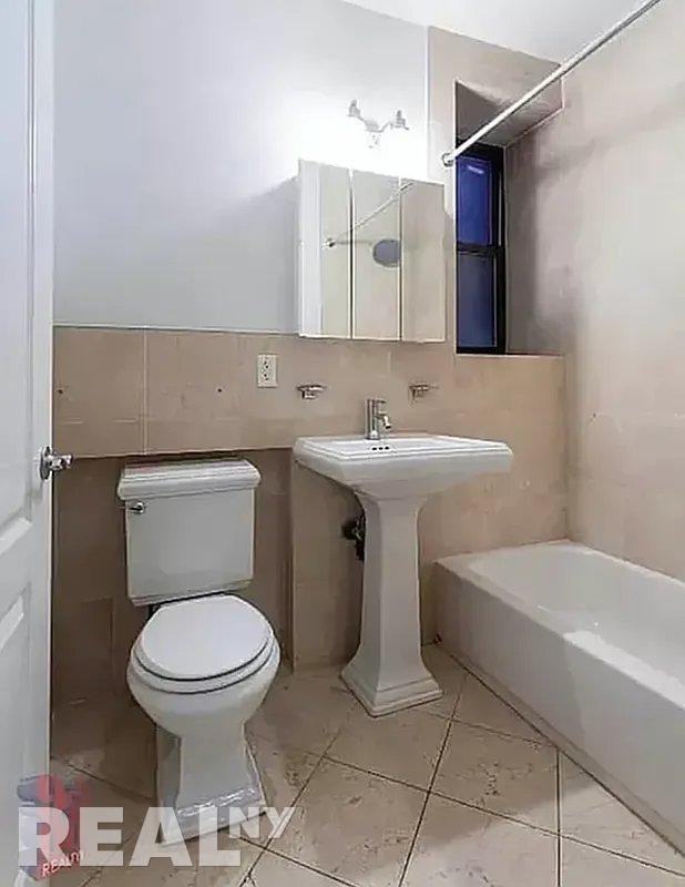 Barrow St #5B - Photo 5 of 5