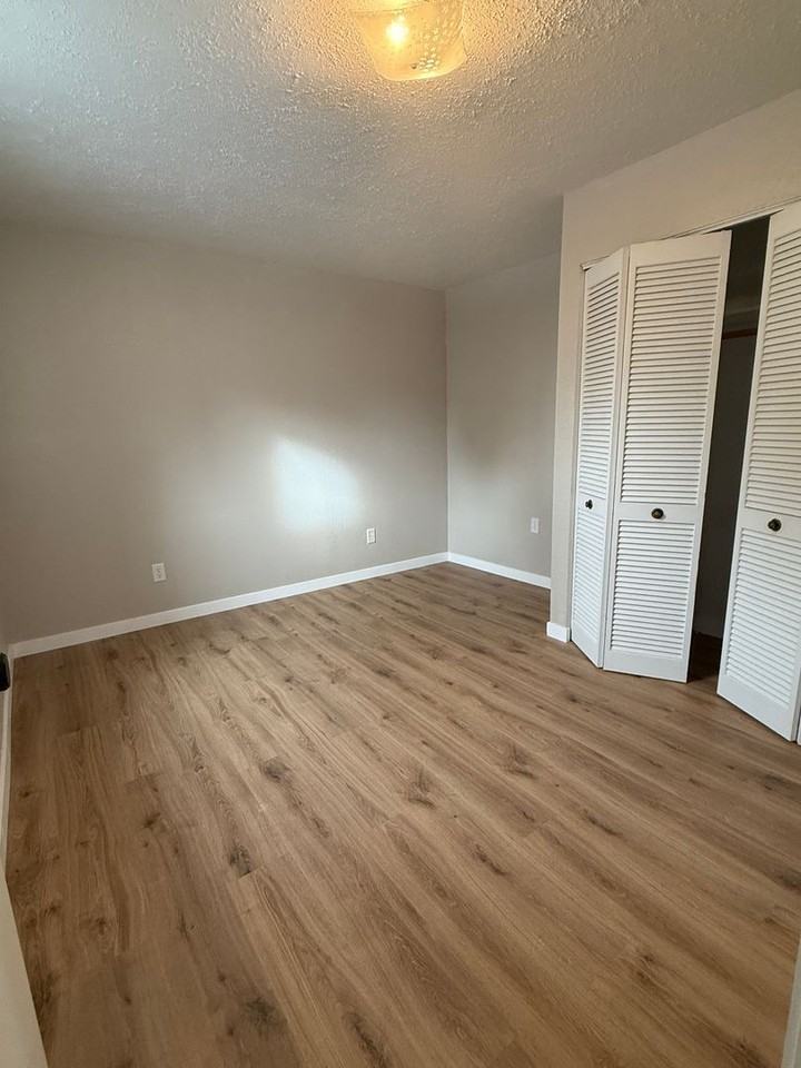 719 Albany Dr - Photo 3 of 16