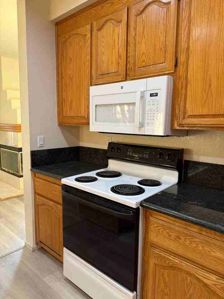 1289 Shell Cir - Photo 5 of 17