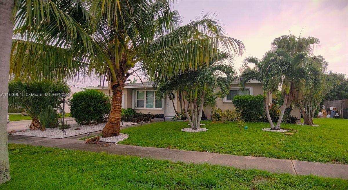 104 Granada Dr - Photo 3 of 14