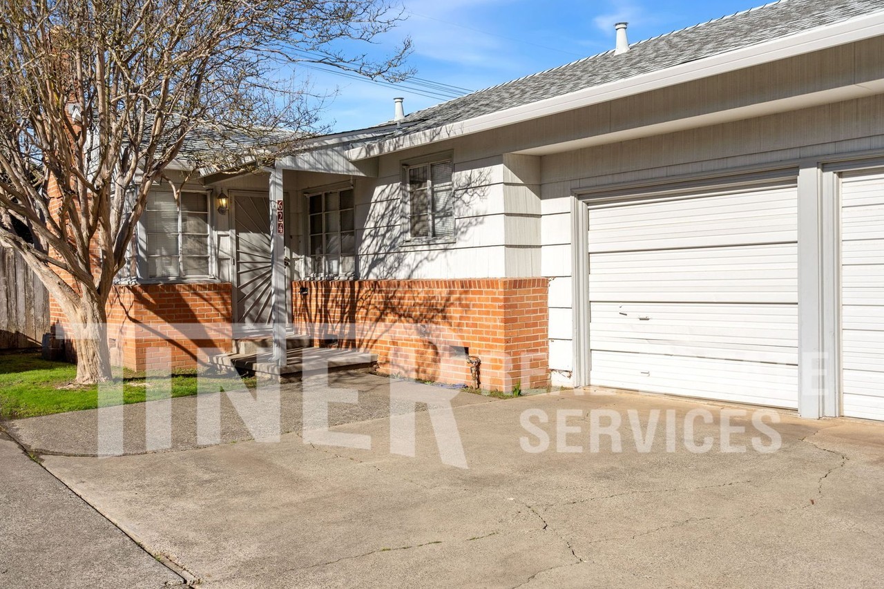 624 39th St - Photo 5 of 18