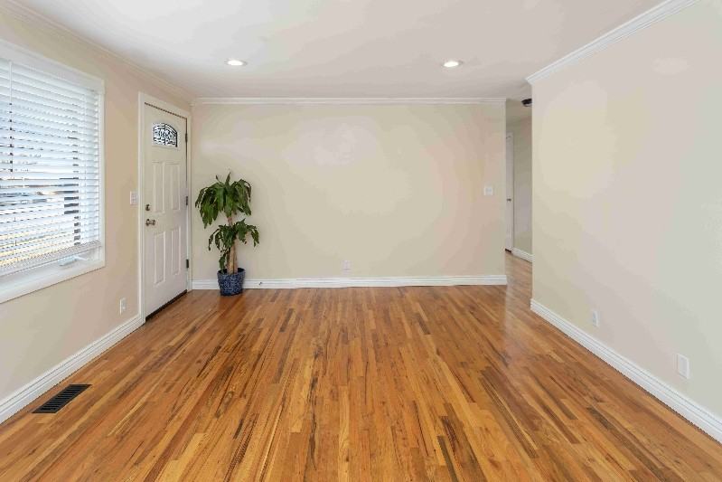 303 Sw - Photo 3 of 20