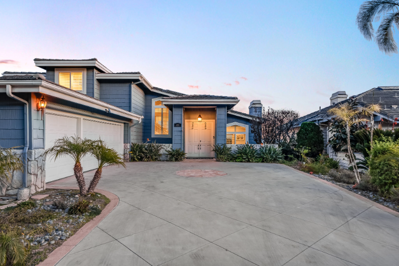 34032 Bedford Ln - Photo 3 of 20