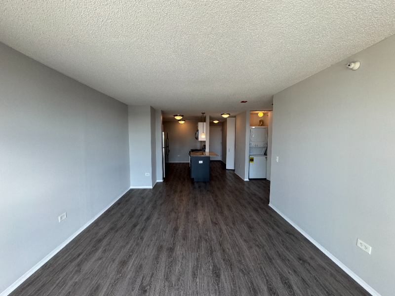 605 W Lake St - Photo 5 of 20