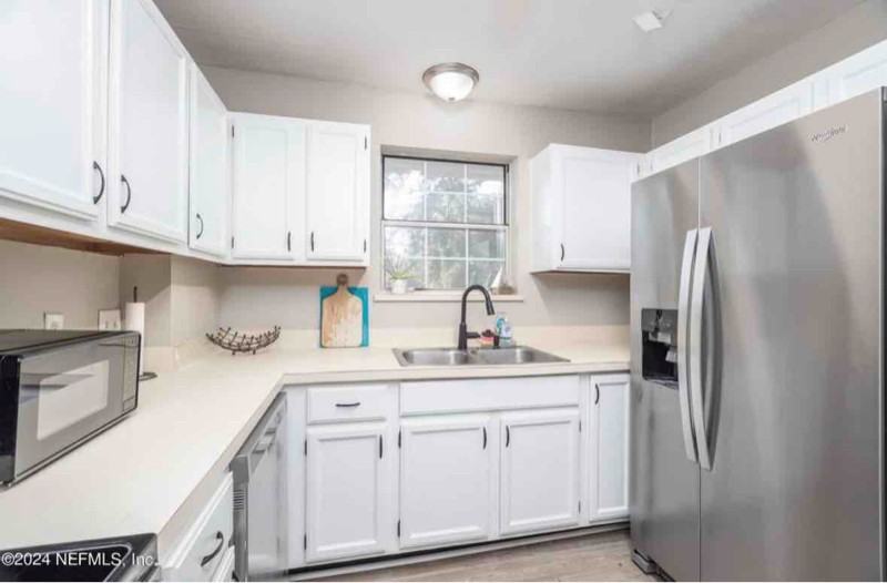 2931 Saint Johns Ave #8 - Photo 3 of 18