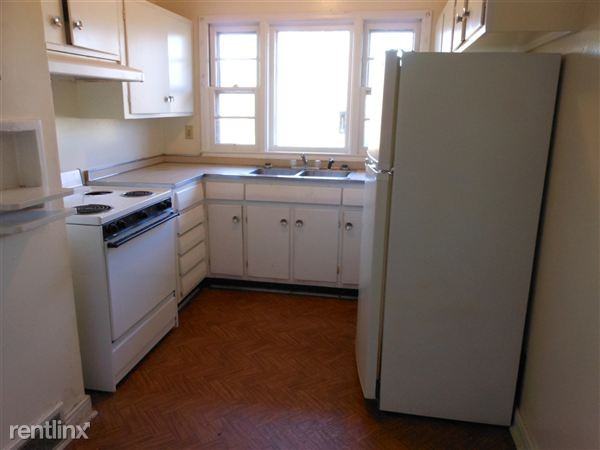 3913 Fair Ct W - Photo 3 of 7