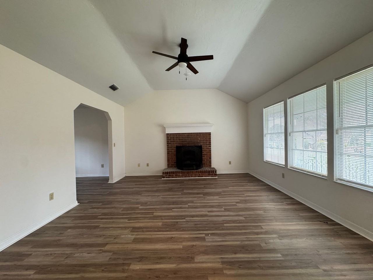 3204 Nw 110th Ter - Photo 2 of 15