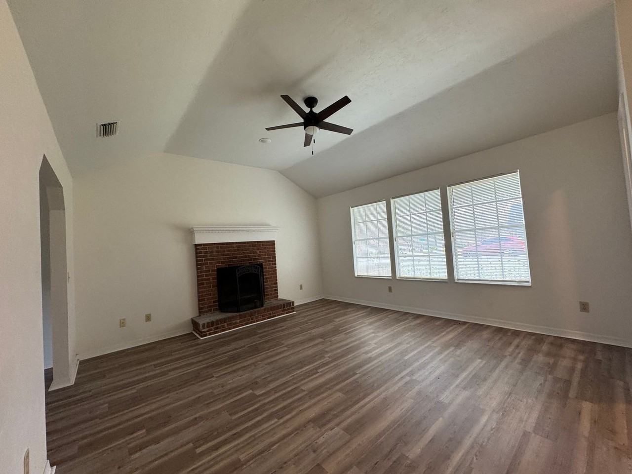 3204 Nw 110th Ter - Photo 3 of 15