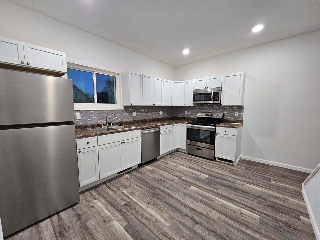 1200 K St Sw - Photo 3 of 18