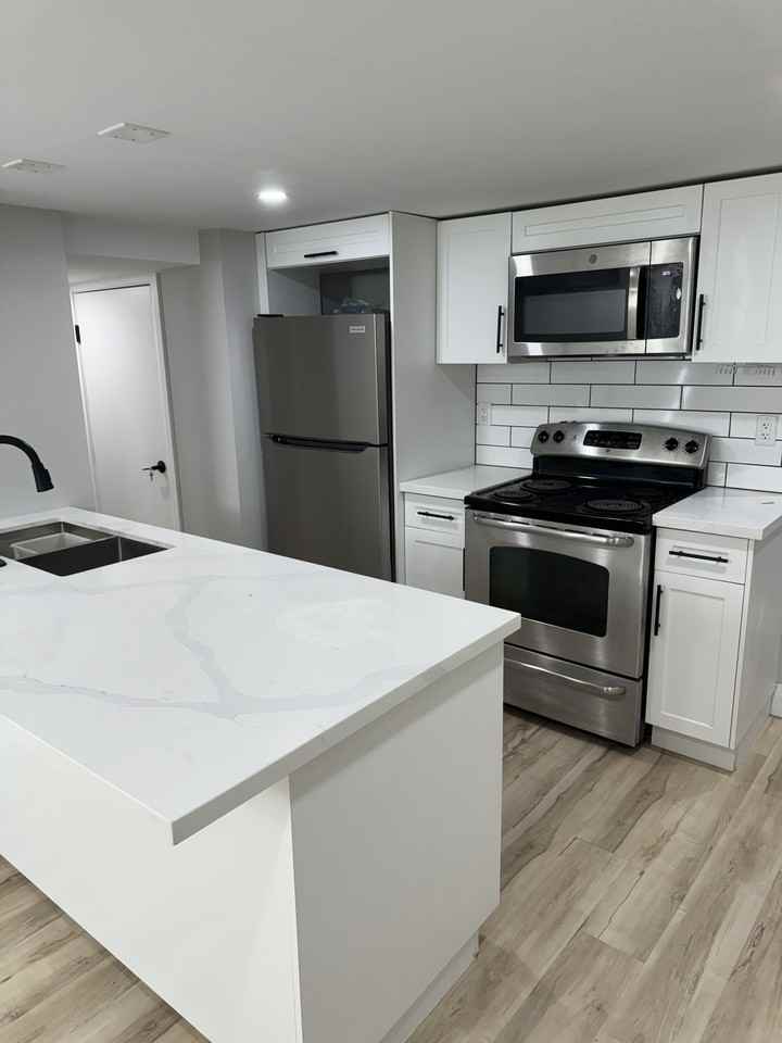 266 Dalhousie Street - 1 Bed 1 Bath Basement Apartment - Photo 3 of 7