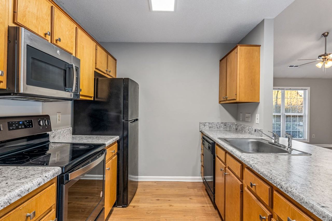 811 Valley Oak Dr - Photo 7 of 27