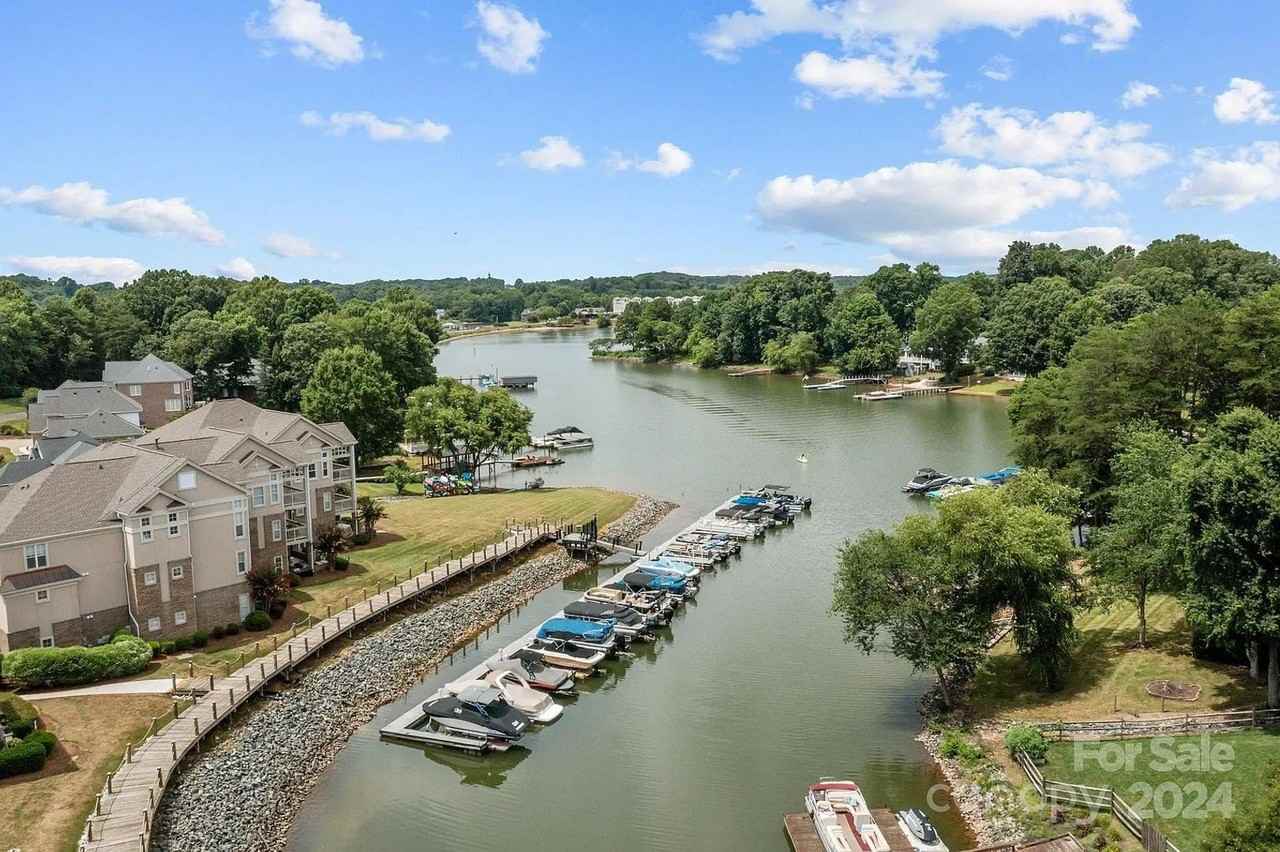 108 Pier 33 Dr - Photo 2 of 4