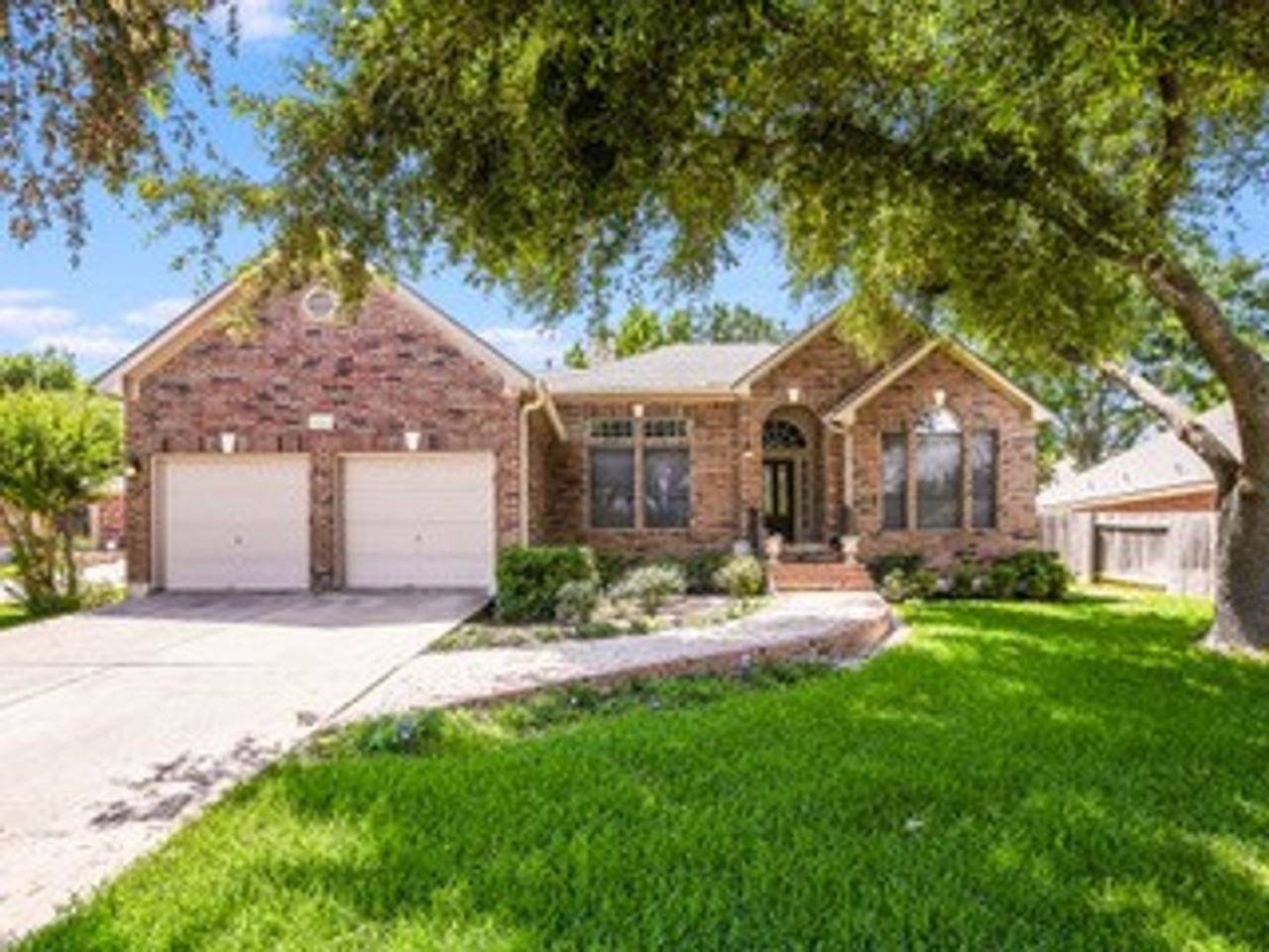 18008 Rosebud Pl - Photo 3 of 11