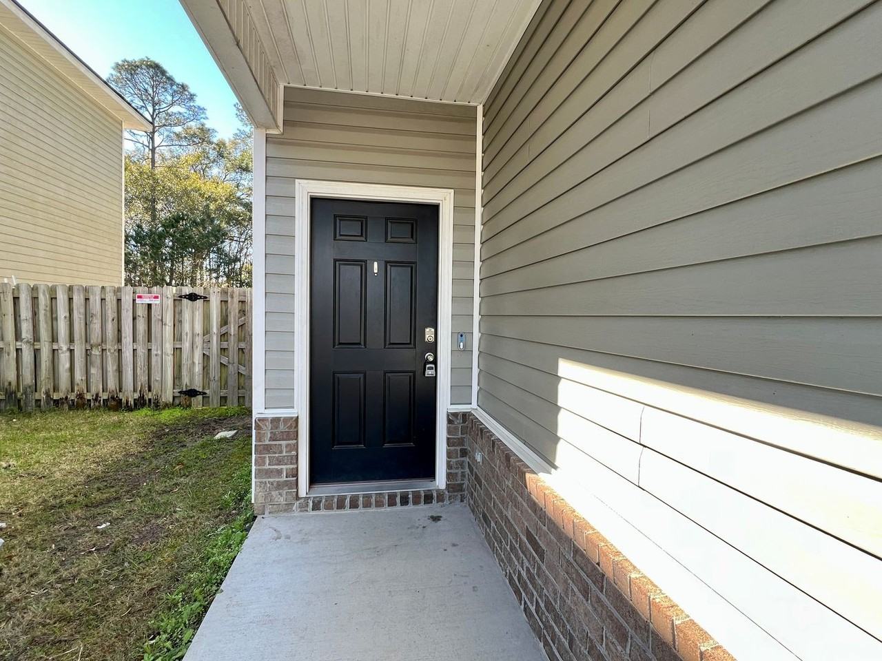 128 Hamlet Ct - Photo 2 of 29