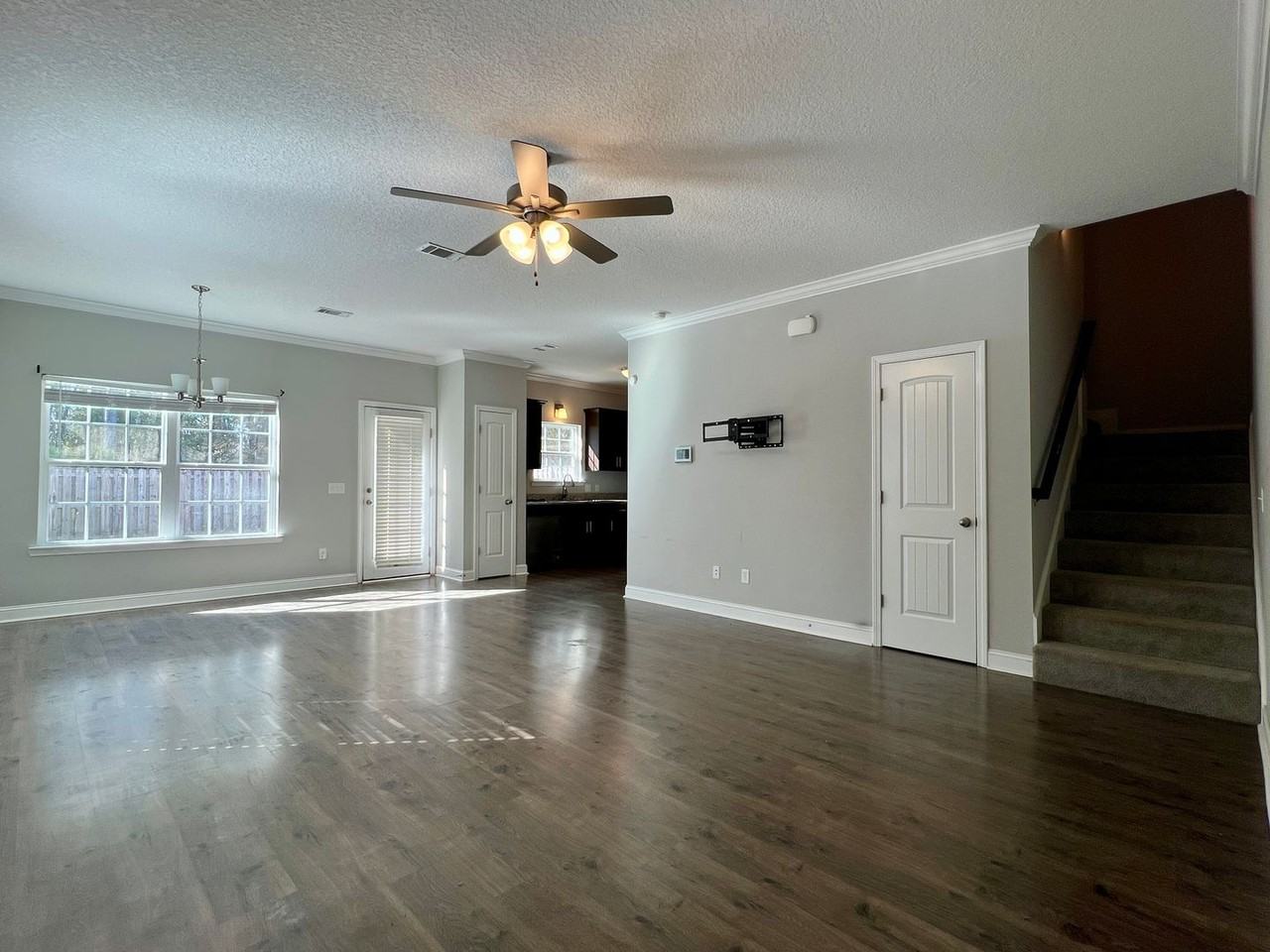 128 Hamlet Ct - Photo 3 of 29