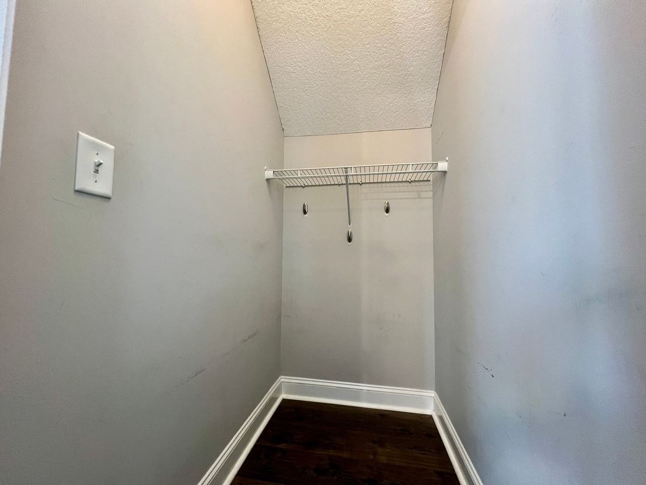 128 Hamlet Ct - Photo 5 of 29