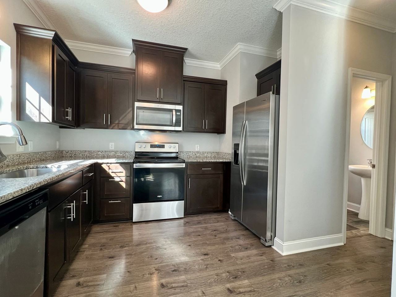 128 Hamlet Ct - Photo 7 of 29