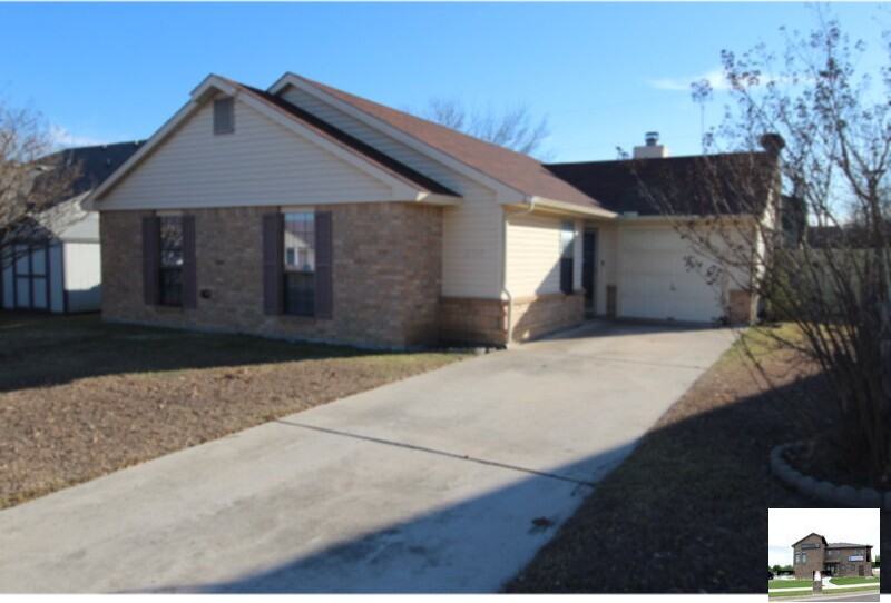 2404 Fieldstone Dr - Photo 4 of 19