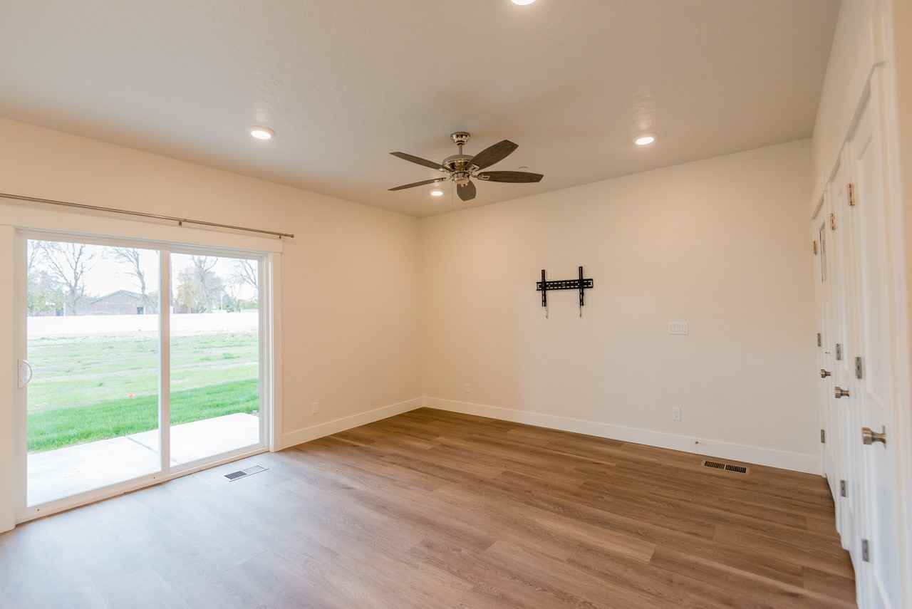 305 Grace Ln #305 - Photo 5 of 14