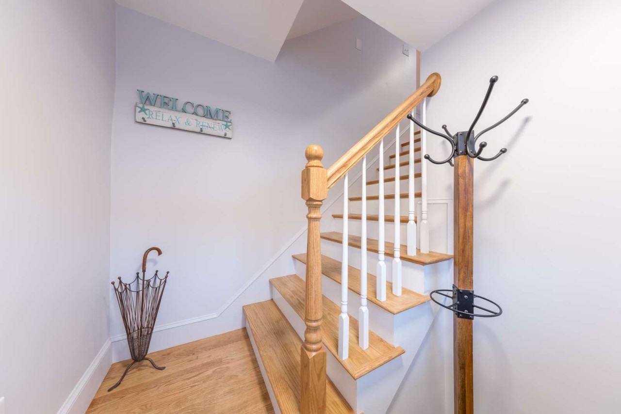 139 Pleasant St - Photo 2 of 11