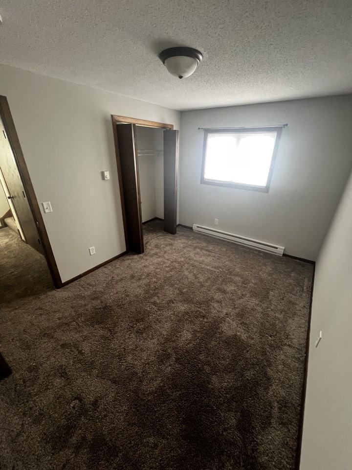 1270 Lokhorst St #1 - Photo 7 of 9