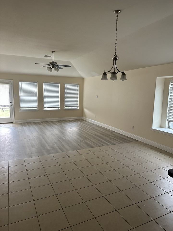 333 Highmeadow Dr #NA - Photo 6 of 9