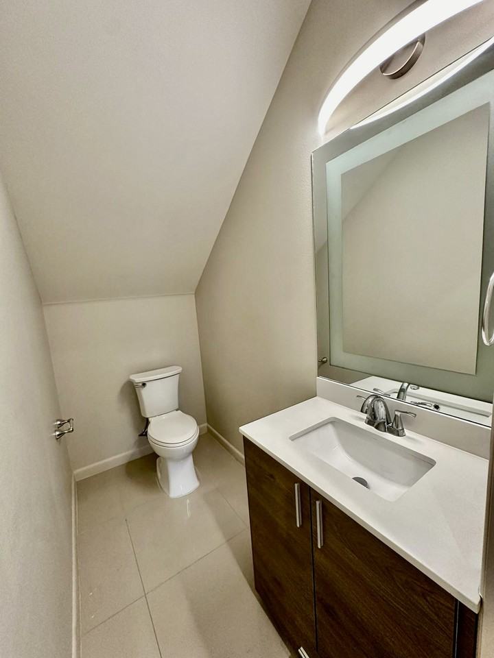 410 Newport Avenue #3B2-5B - Photo 7 of 16