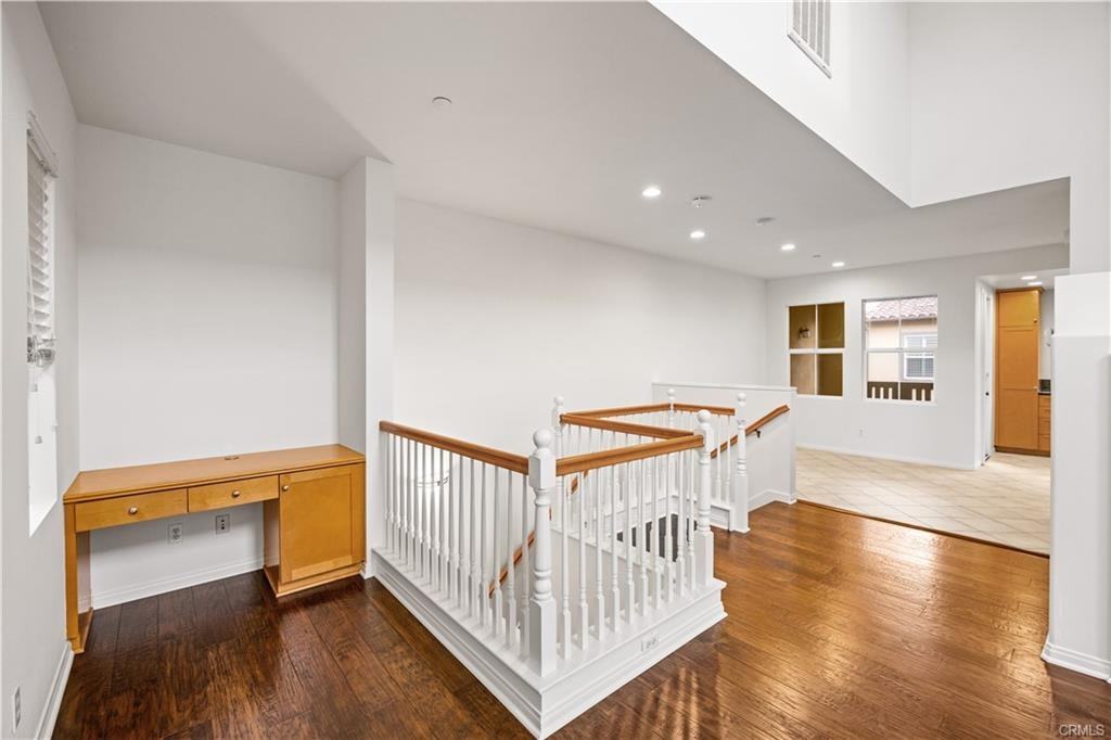 142 Coral Rose - Photo 2 of 8